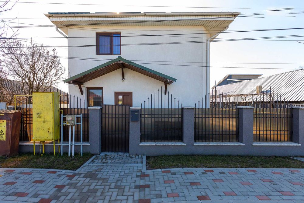 Vând casă P+1 situată în cartier Șerbănești, Municipiul  Bacau