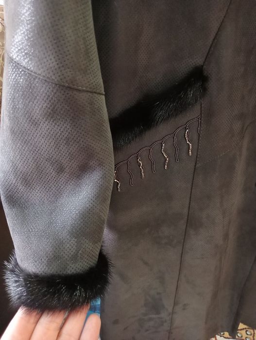 Продам дублёнку 50-52 размера.