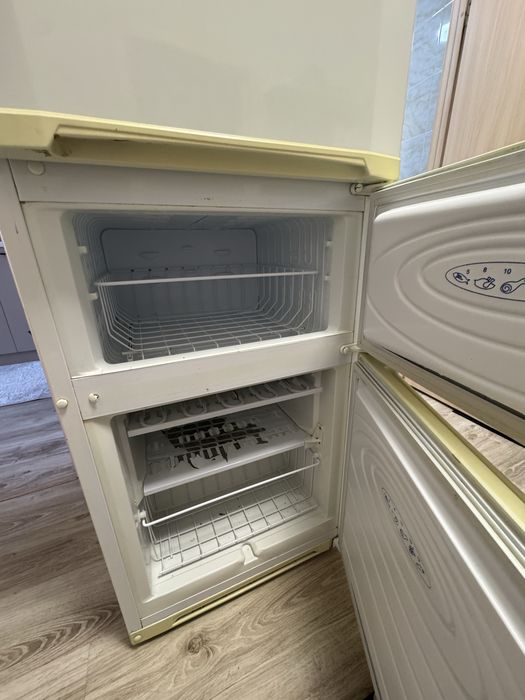 Продам холодильник