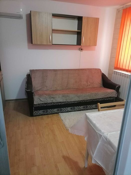 Inchiriez camera de camin Canta