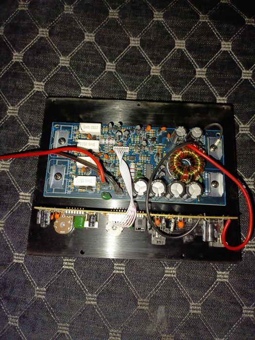 Продам усилители и саб.