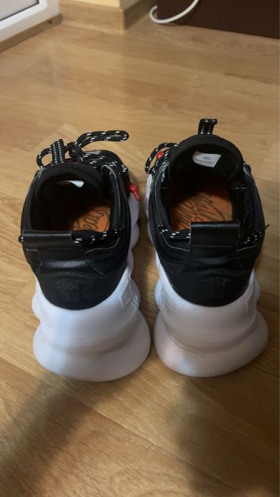 versace chain reaction