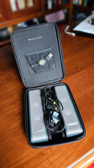 Boxe birou/laptop Altec Lansing XT1 + husa si accesorii