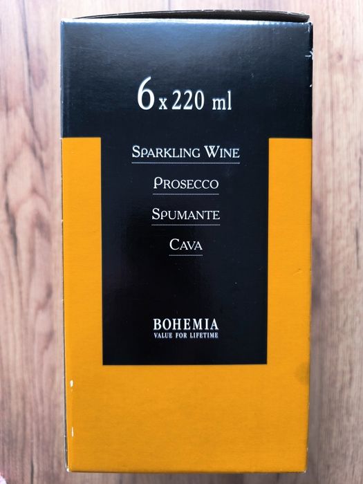 Стъклени  чаши за вино