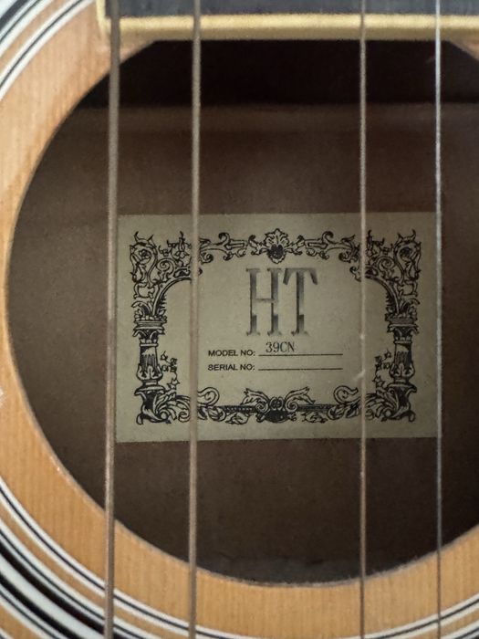 Продается Гитара HT39CN