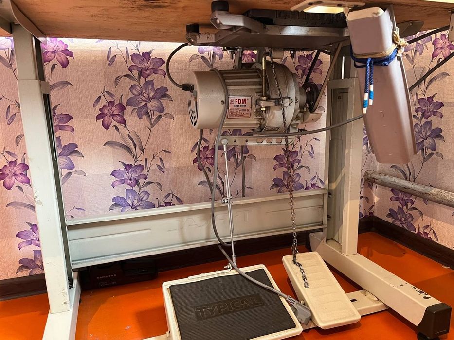 Машинка TUPICAL.