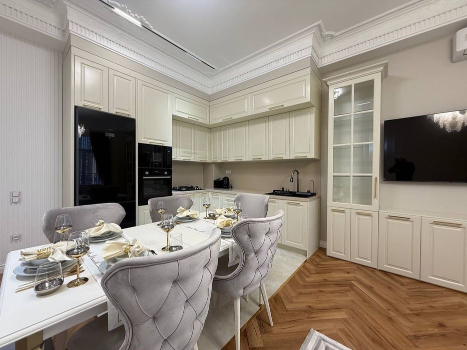 Skyline Продается 2 комнатная квартира ремонт Пос-во России Нукусская