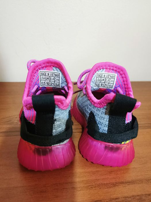 Кроссовки детские