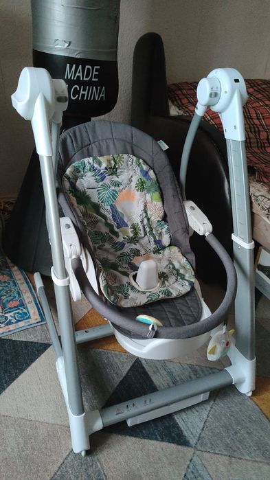 Универсальный детский стульчик-качеля