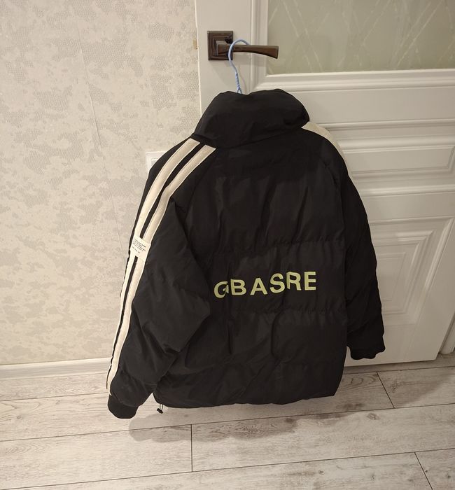 Продам куртки зима.