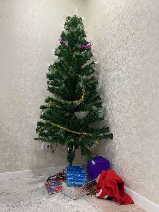 Продам искуственную елку