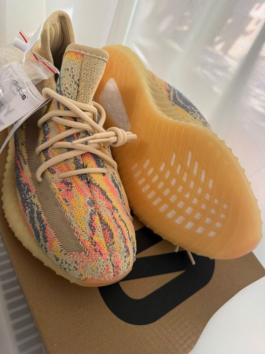 Adidasi Yeezy Boost-360