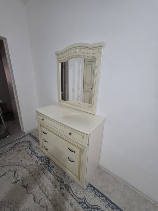 Продам спальный гарнитур
