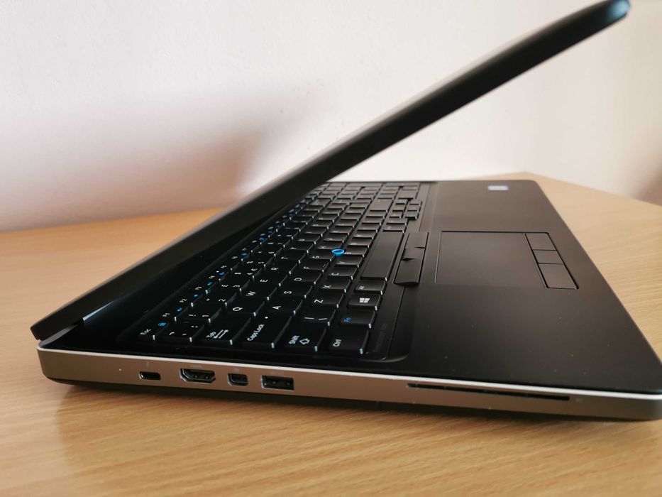 Dell Precision 7520, 15.6" 1920x1080, i7-6820HQ