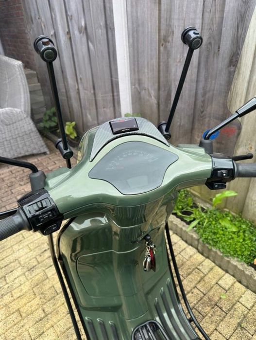 Vespa Sprint District Green