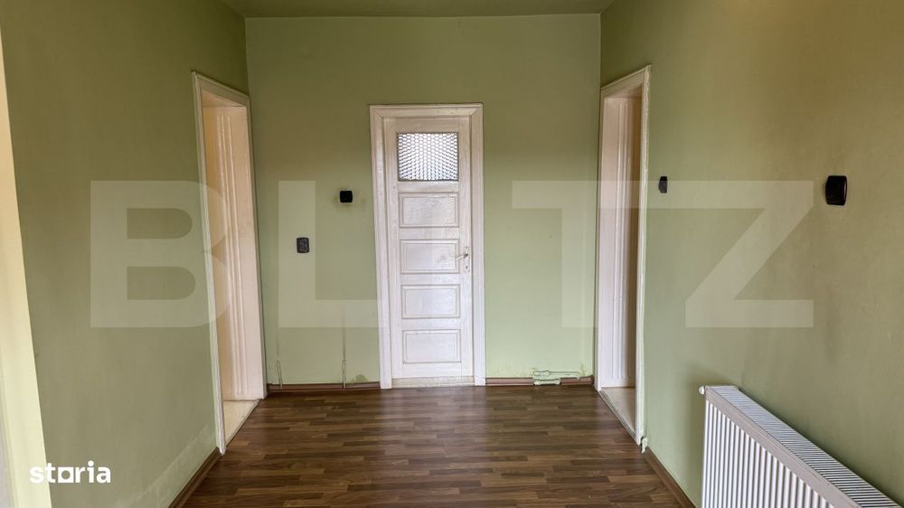 Casa de vanzare, in Sigmir si 10 ari de teren