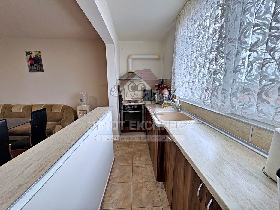 Продава се Тристаен апартамент в Асеновград - 68 кв.м за 1238 €/кв.м - Снимка #4
