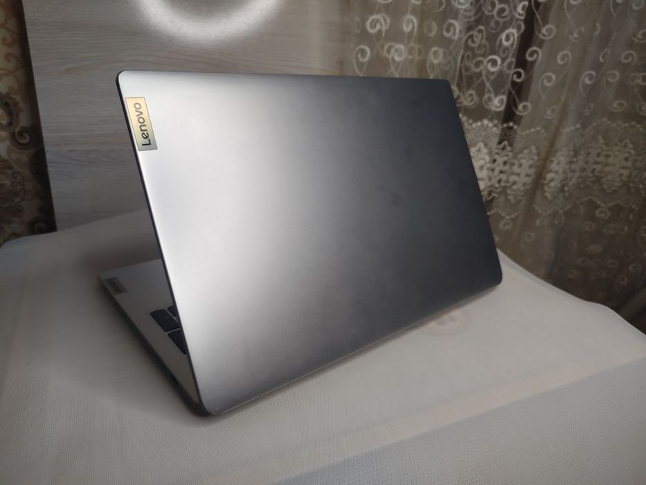 Лёгкий и мощный ноутбук Lenovo на DDR5 AMD Athlon 7120 8/256