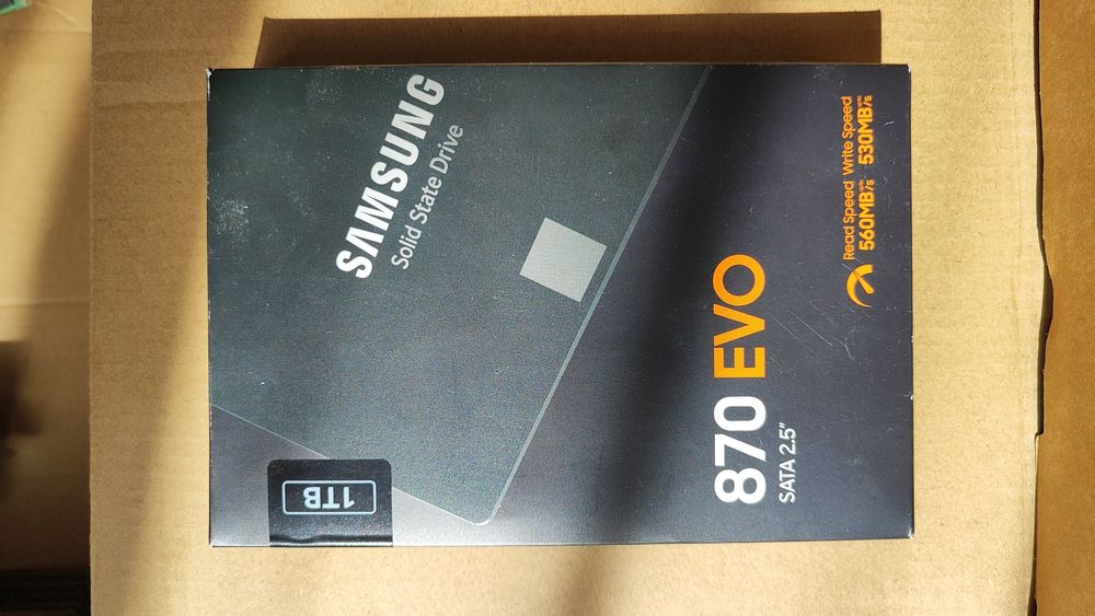 Продам SSD 1 TB Samsung 870 evo