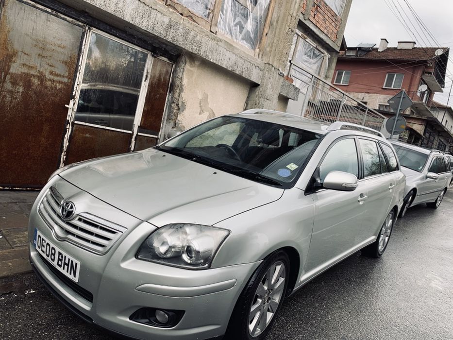 Тойота Авенсис Навигация , Подлакътник , Жабка , Плафон и бордкомпютър