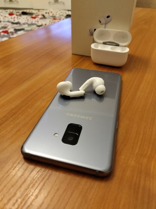 Samsung A8+. Науш.