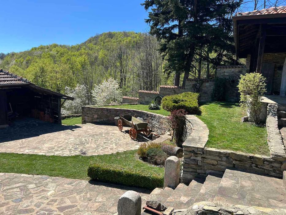 Продава се Къща в с. Конарското, Област Габрово - 246 кв.м за 793 €/кв.м - Снимка #2