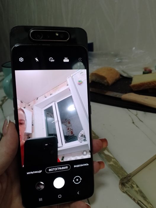 Флагман Самсунг А80