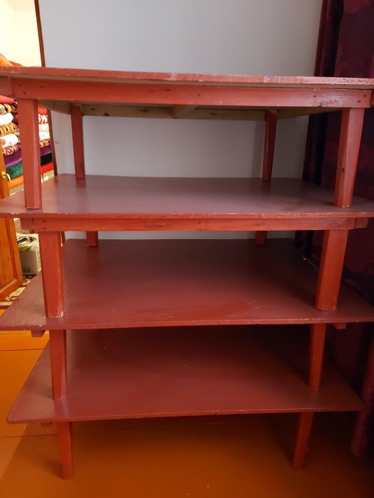 Тез арада мұсылмандық жер  столдар сатылады