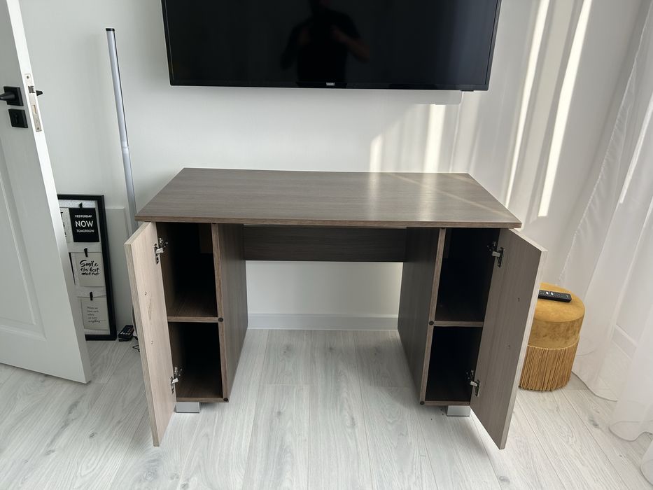 Birou cu doua spatii se depozitare + scaun