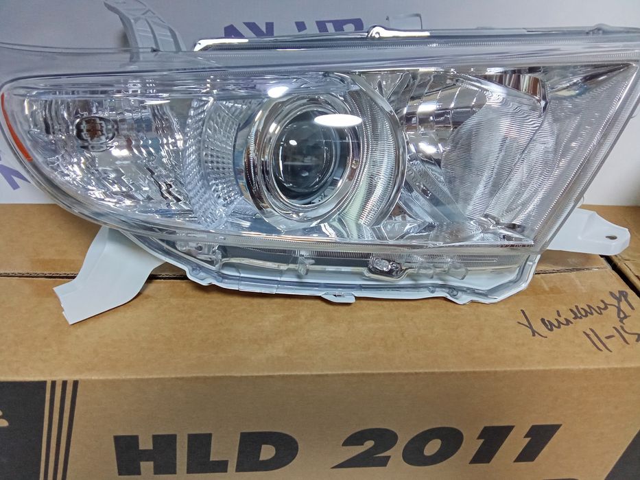 Тойота Хайландер фары Toyota Highlander