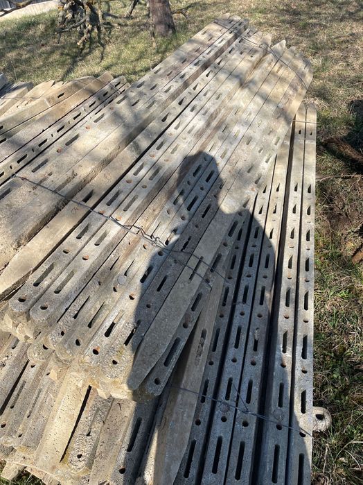 Spalieri beton Italia gard imprejmuire stalpi vie Valcea