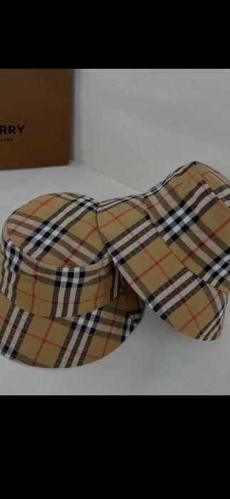 Pălărie Burberry, model 2026, preț fix