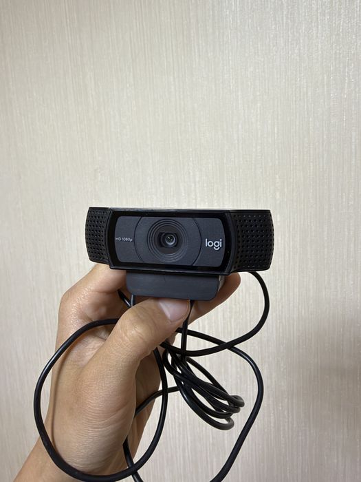 Продам веб-камеру Logitech HD Pro C920