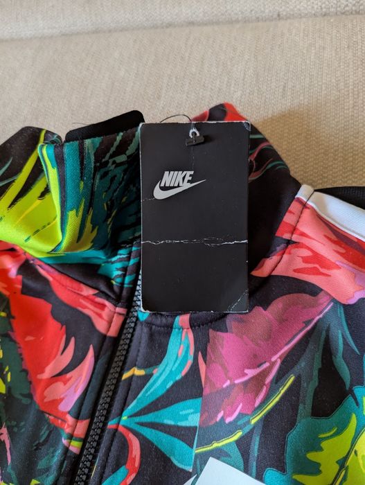 Нов суитчър (с етикет) – Nike, M размер (Nike Men's Sportswear Nsp Trk Aop Jacket)