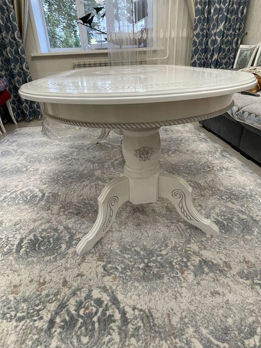 Продам новый деревянный стол