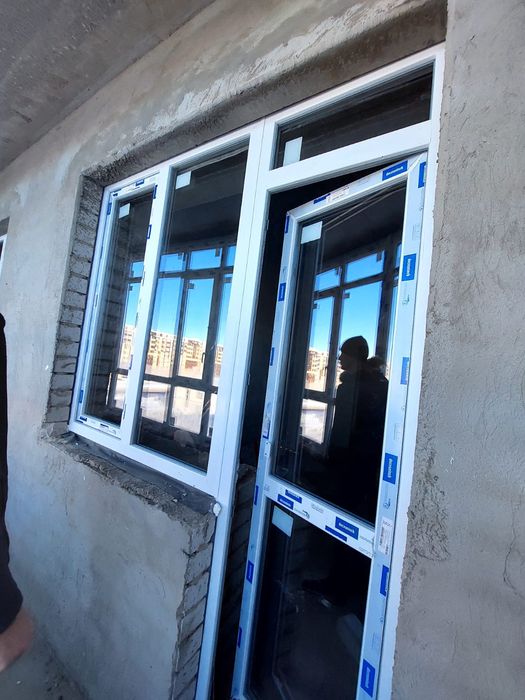 Продам окна с дверью производства Бельгии