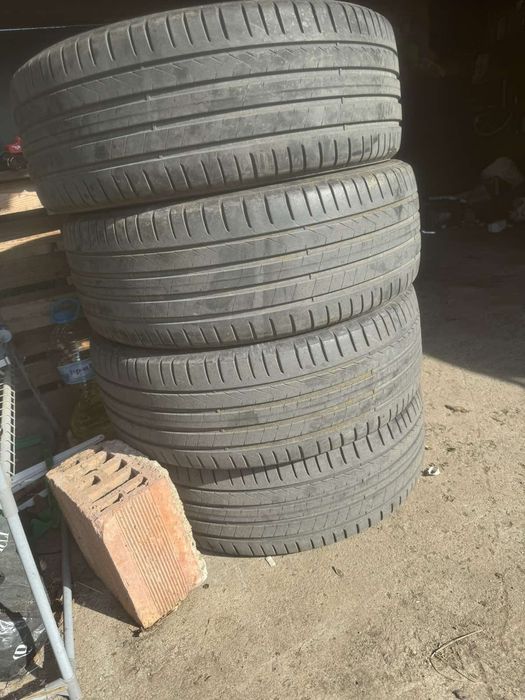 Гуми за автомобил