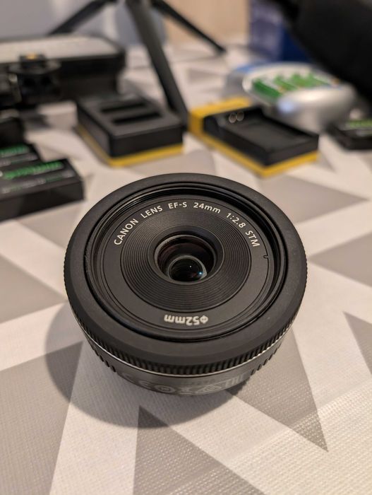 Canon EOS 850D impecabil