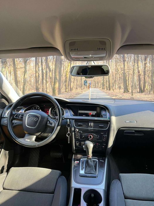 Vând Audi A5 coupe
