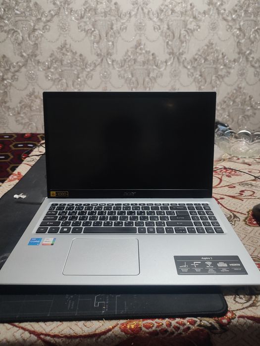 Noutbuk Acer sotiladi