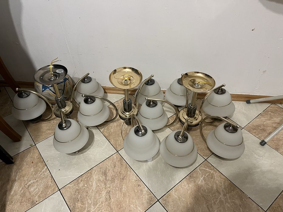Продам люстры в отличном состояний