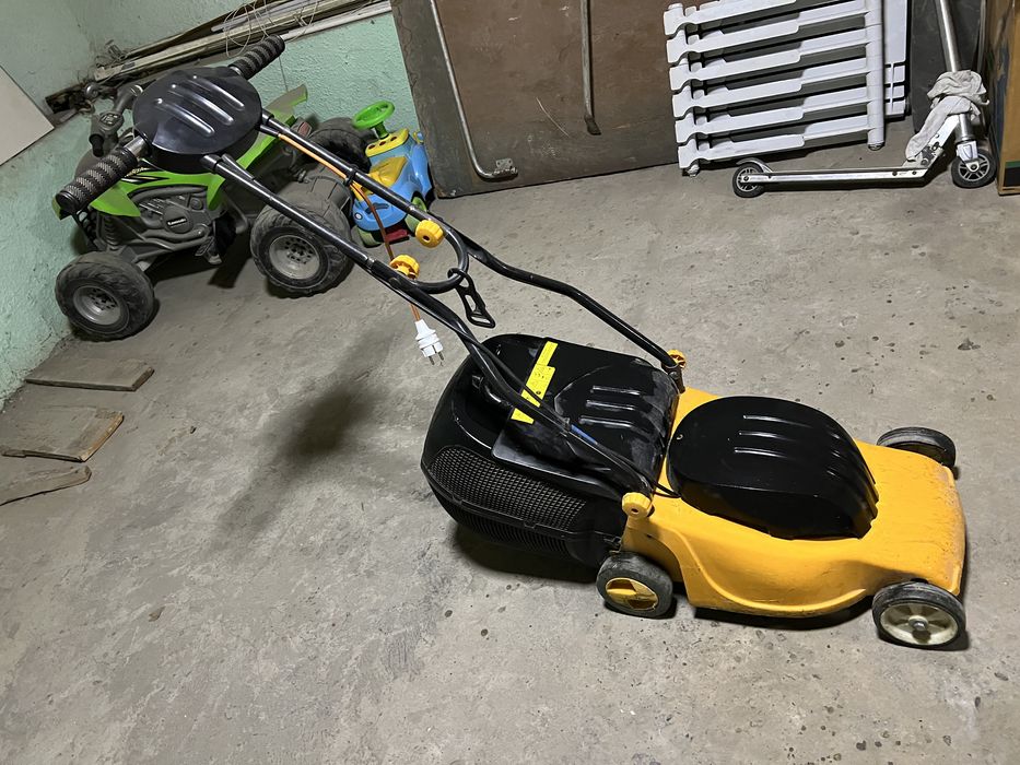 Продаётся газонокосилка