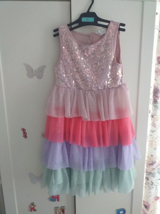 Rochiță HM 6_8ani merge mai mult