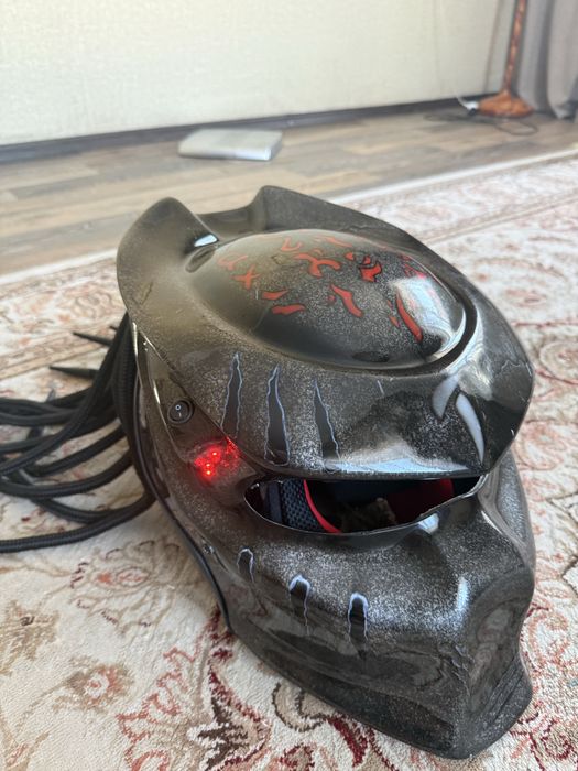 Продаю мотошлем Predator
