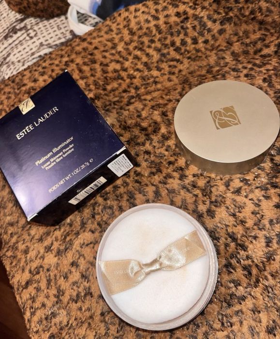 Хайлайтър на Chanel,сенки под формата на кубче