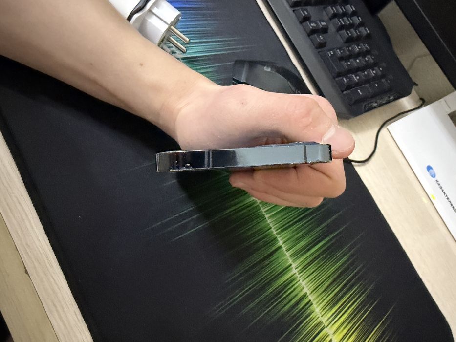 Продам Iphone 12 pro