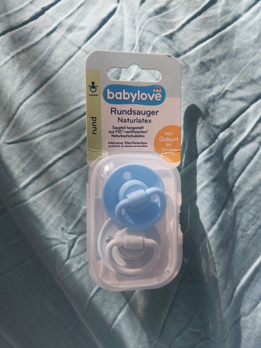 Оригинарно бебешко шише Chicco Natural Feeling + биберони/залъгалки babylove