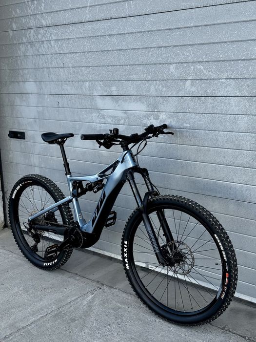 Bicicleta electrica Ktm , Carbon , Bosch Cx4