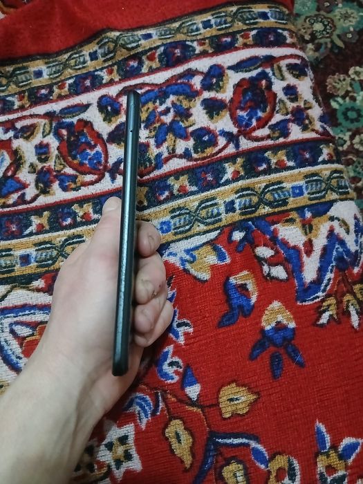 Продам телефон в хорошем состояние