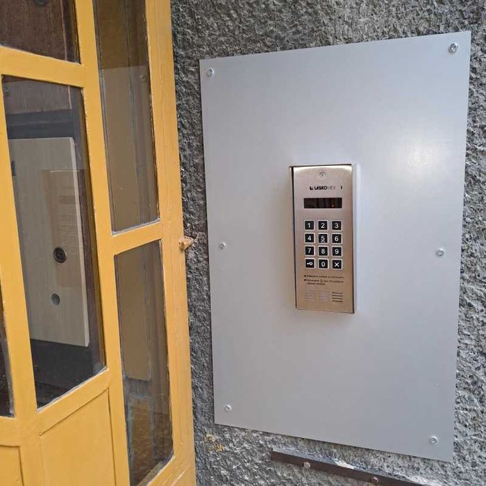 Ремонт на домофони,електронно заключване,стълбищно осветление.